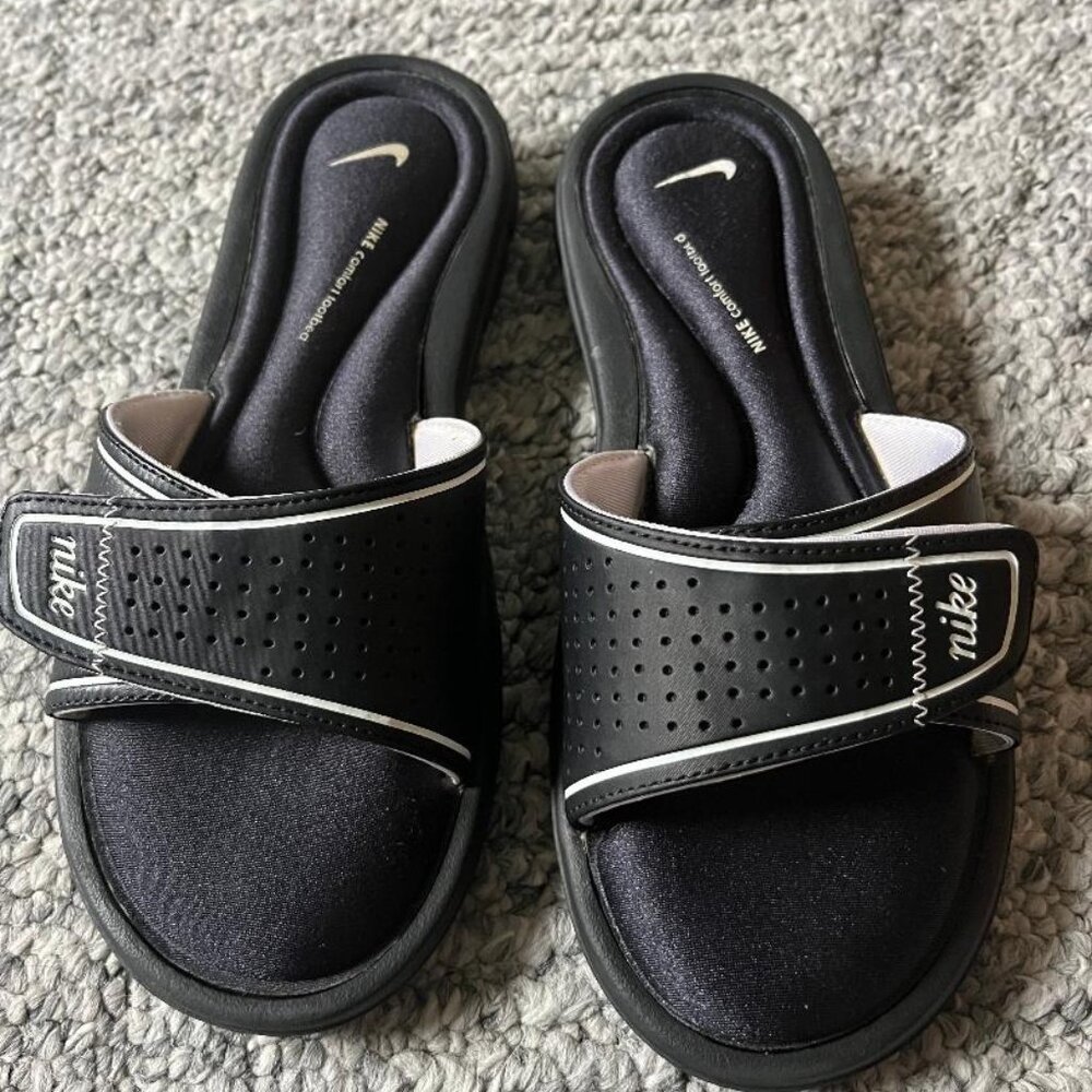 Women's NIKE Black Comfort Slide Slip On Sandals / Size W 7